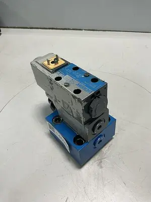 USED VICKERS DG4V-3-2AL-M-U-HL7-60