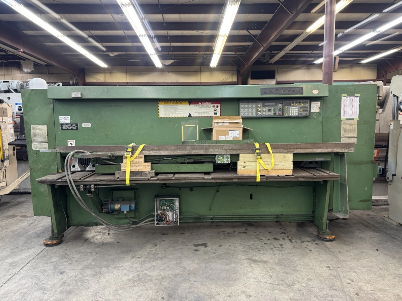 Used 2000 CINCINNATI 250HSX10 Power Squaring Shears (Inch) Illinois US | Revelation Machinery #1425250