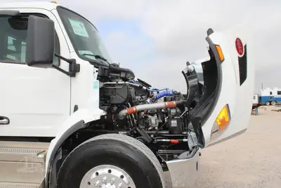 New | in-Stock 2027 PETERBILT 548 Rolloff Trucks Texas US | Roll Off Truck World #1492003