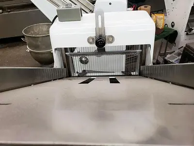 OLIVER 797 Bread Slicer | Harvest Equipment and Fabrication Inc (6)