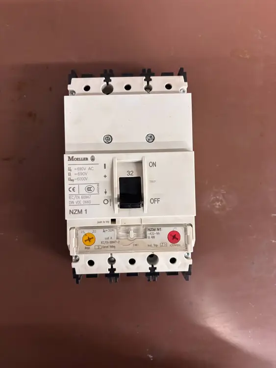 Used 2008 MOELLER NZM N1-A32-NA Circuit Breakers Illinois US | Aucto #1322430