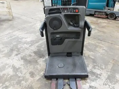 USED 2018 RAYMOND 560-OPC30TT