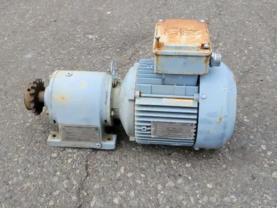 Used SEW R40DT90S4 Motors (misc) British Columbia CA | Lenmark #247714