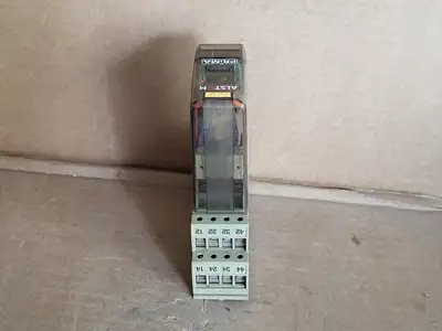 Relay PRS11N04TB w/ Socket PSF1A