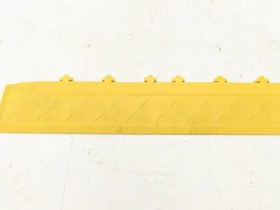Anti Fatigue Modular Interlocking Male Ramp Edge with Corner 22"x4" Lot of 7