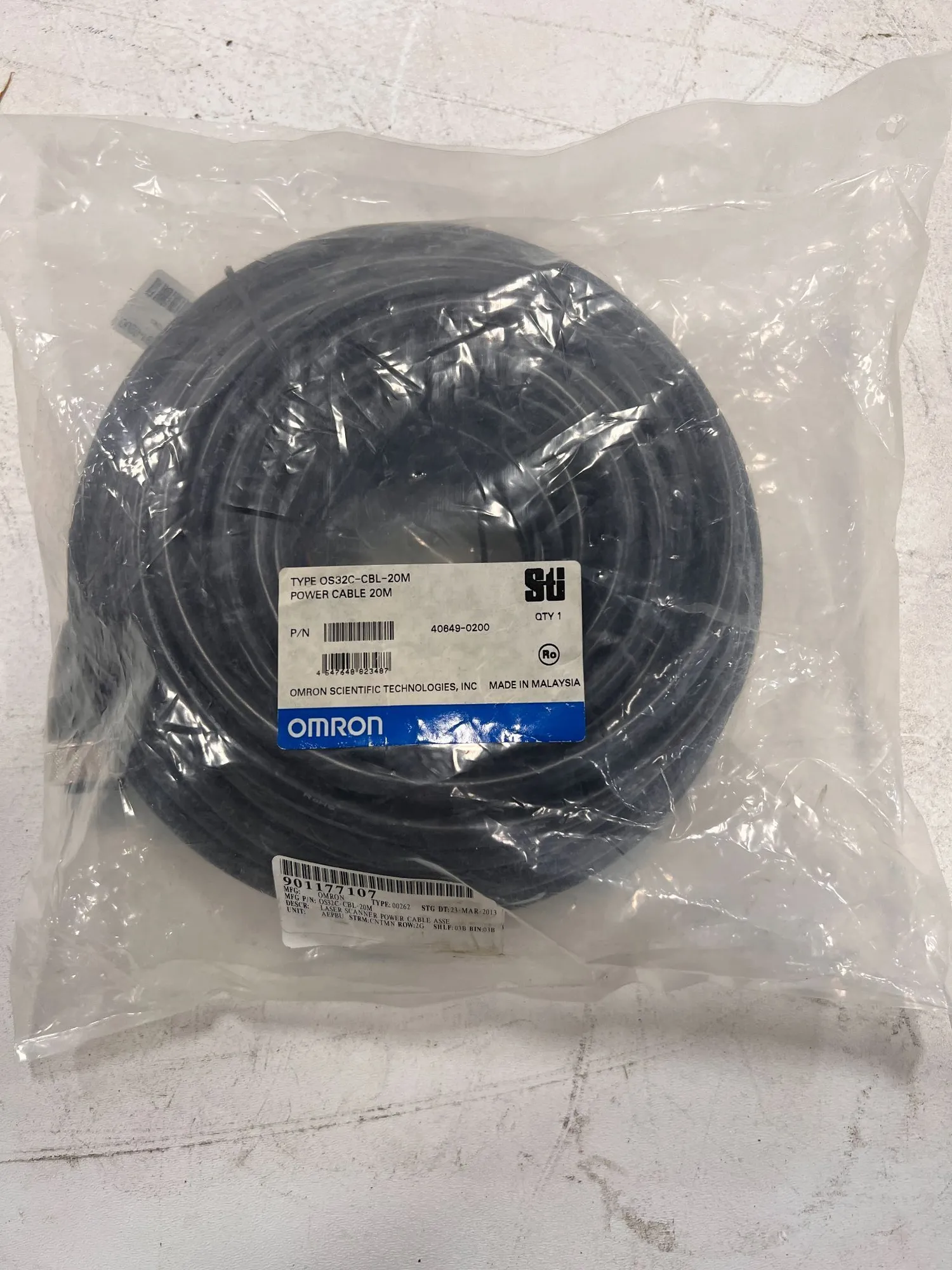 NEW OMRON 0S32C-CBL-20M