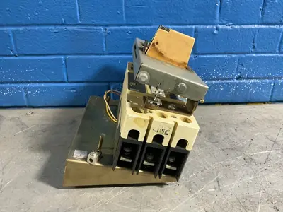 Used WESTINGHOUSE SNT2P11K / JD3250F Circuit Breaker Parts Ohio US | HGR 24 #1316363