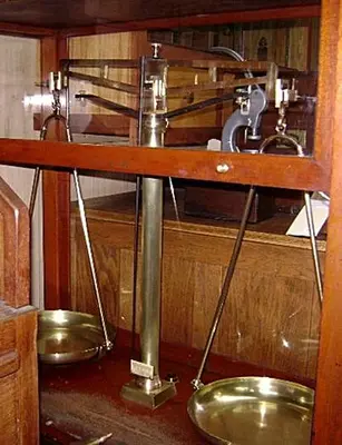 0644-385 Antique Daube & Hopken Balance Beam Scale
