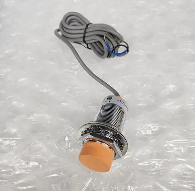 LJC30A3-H-Z-BY CAPACITIVE PROXIMITY SWITCH