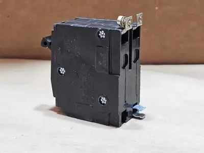 Used SQUARE D QOB215 Switchgears British Columbia CA | Lenmark #1438630