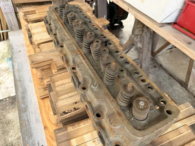 Used GM 3835409 CHEVROLET 216 CUBIC-INCH INLINE-SIX CYLINDER HEAD ROUGHLY BETWEEN 1942 AND 1952 Engine Parts & Accessories Michigan US | Miedema Asset Management Group #1419801