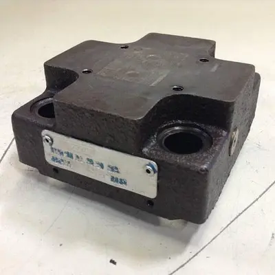 USED VICKERS CVCS25D1S210S19