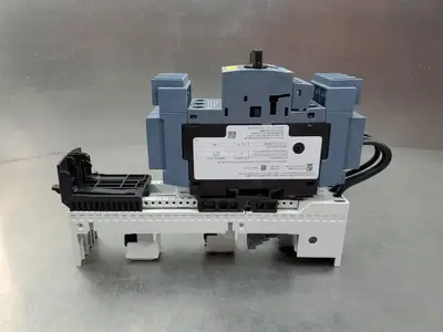 USED Siemens 3RV2711-1DD10 Circuit Breaker w/8US1251-5DS10 Base Unit