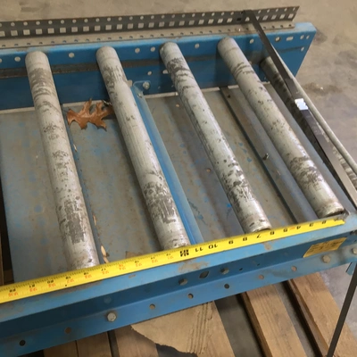 Hytrol SN: 457492 Driven Belt Conveyor – Gravity Roller Conveyor