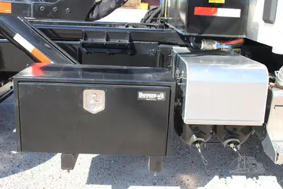 New | in-Stock 2027 PETERBILT 548 Rolloff Trucks Texas US | Roll Off Truck World #1492018
