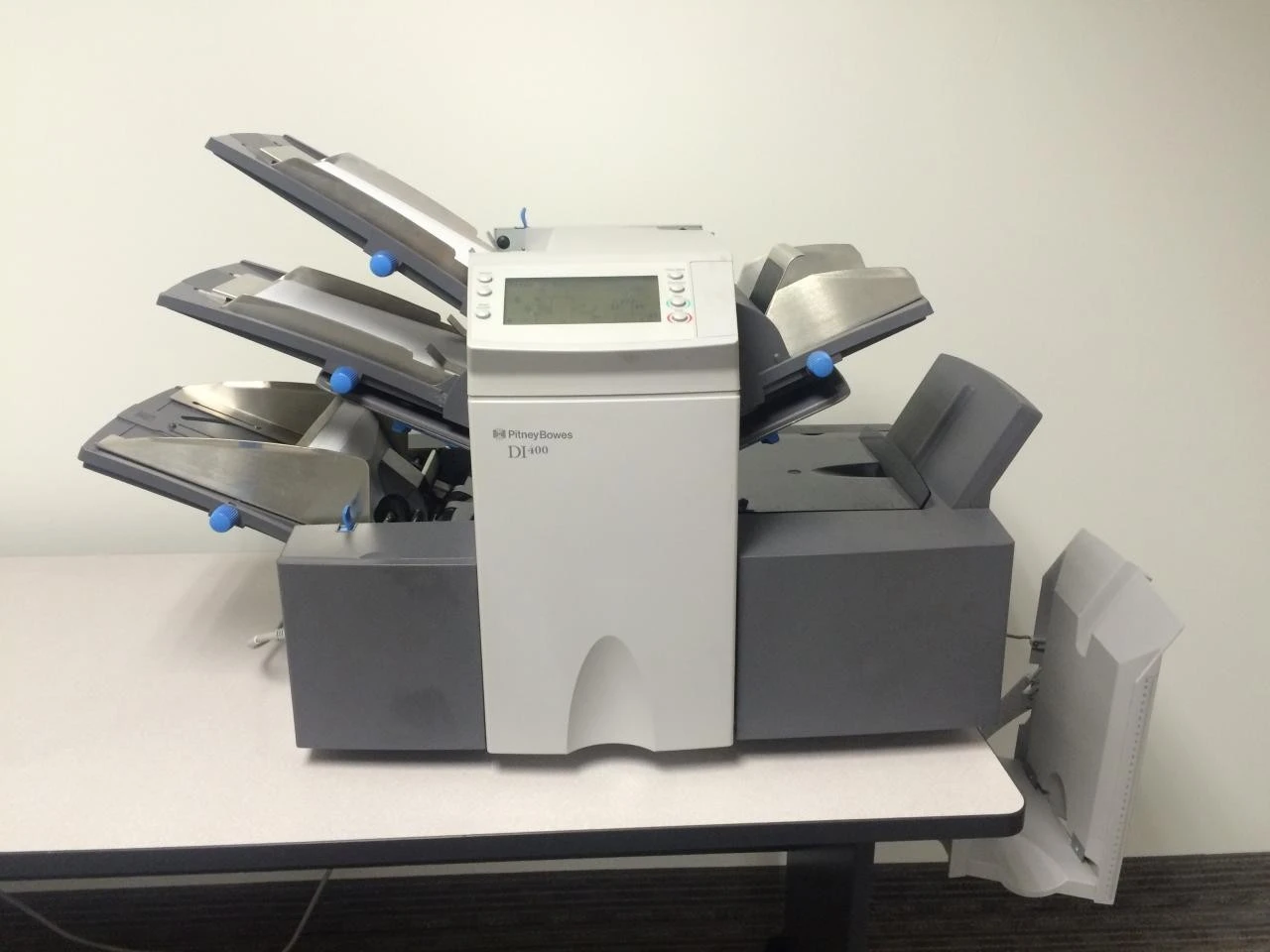 Used Pitney Bowes Pitney bowes DI 400 Mail Folding & Inserting Machines Delaware US | United Machine Co. #1564676