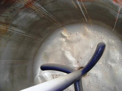 2,500 L Hastelloy C4 clad reactor