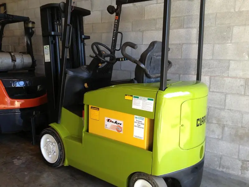 USED CLARK ELECTRIC Electric Forklifts