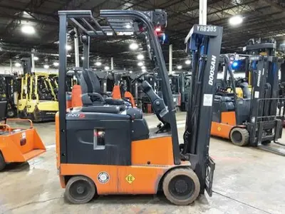 USED 2019 DOOSAN BC15S-5