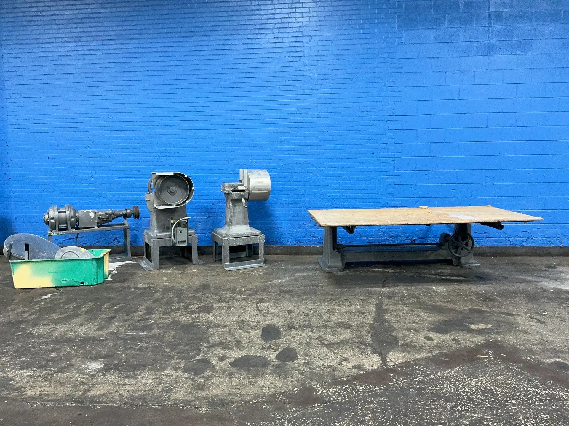 Used WYSONG & MILES 171 Woodworking Stroke Sanders Ohio US | HGR 24 #1266699