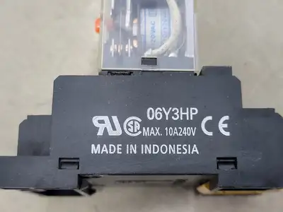 USED OMRON LY4I4N