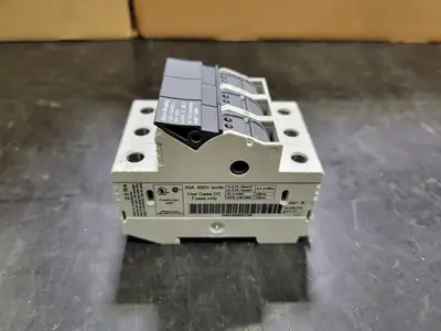 USED ALLEN-BRADLEY 1492-FB3C30-L