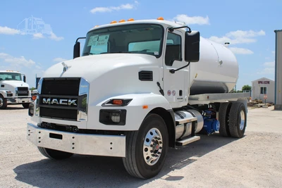 New | in-Stock 2027 MACK MD7 Septic/Sewer/Vacuum Trucks Texas US | Roll Off Truck World #1491897