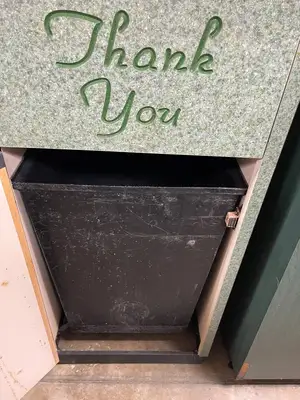 Used Falcon Restaurant Supply Used 22.75" x 22.75" Green Marbled Laminate Trash Can Receptacle. Restaurant Front of House Furnishings Illinois US | Falcon Restaurant Supply #1375855
