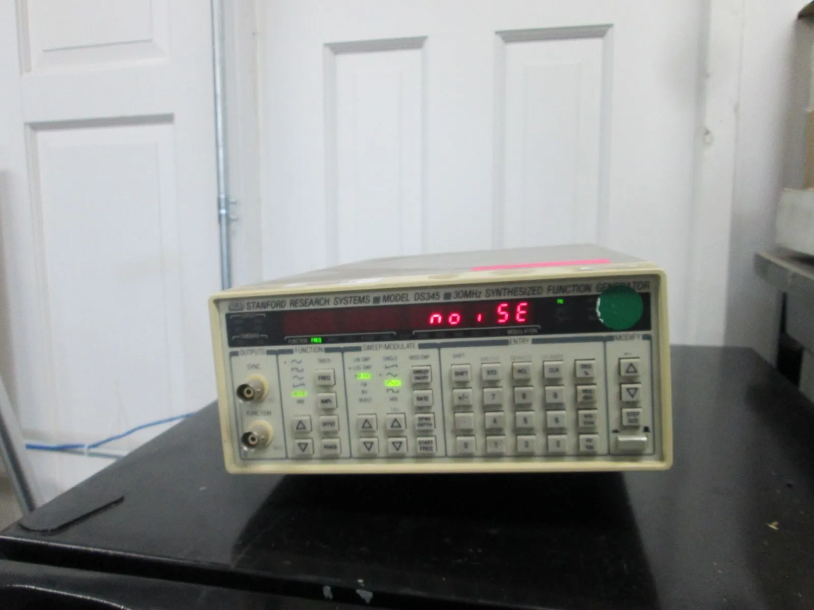 USED STANFORD RESEARCH DS345
