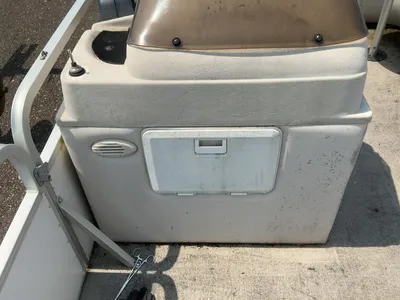1998 Manitou Unknown 20' Pontoon Boat