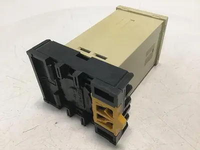 USED OMRON E5C2-R20K-31