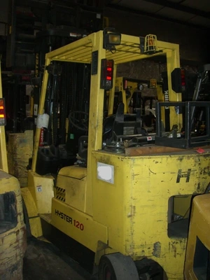 USED HYSTER Internal Combustion Forklifts: Pneumatic Tire