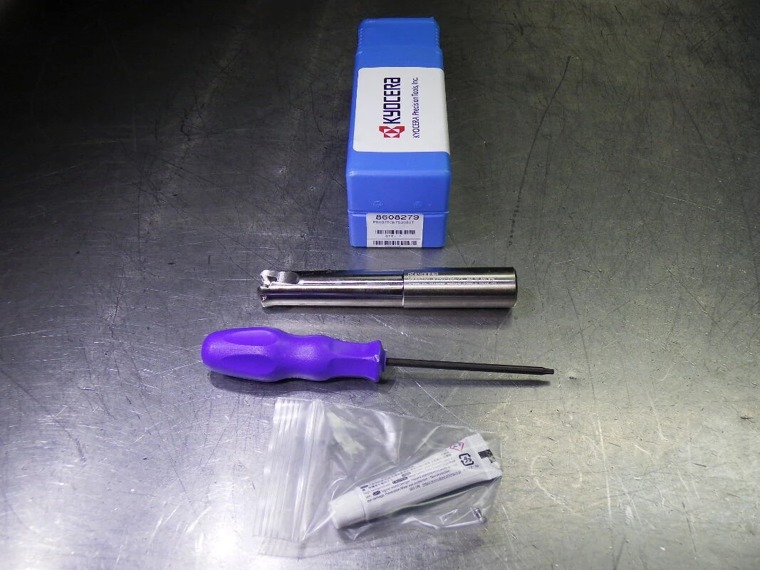 Kyocera 3/4" 2 Flute Coolant Thru Endmill 3/4" Shank MRX0750W750082T (LOC1019A)