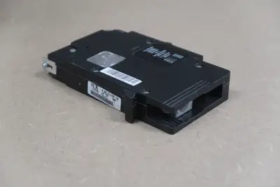 NEW SQUARE D EDB16015LH