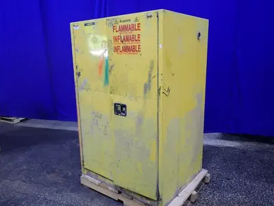 Used JUSTRITE _UNKNOWN_ Cabinets Ohio US | HGR 24 #1277711
