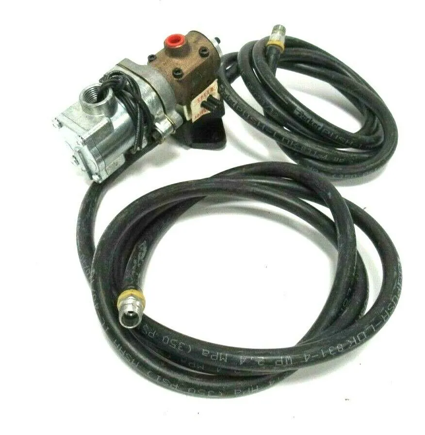 NEW PARKER B405210153L PILOT VALVE SS WBRKT 115/60 K065103553