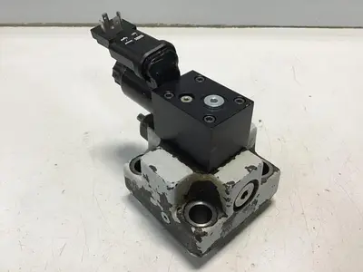 USED VICKERS DTSPC-EHST-210B-24V
