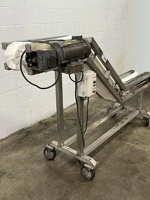 4.5' High Z-Style Incline Conveyor