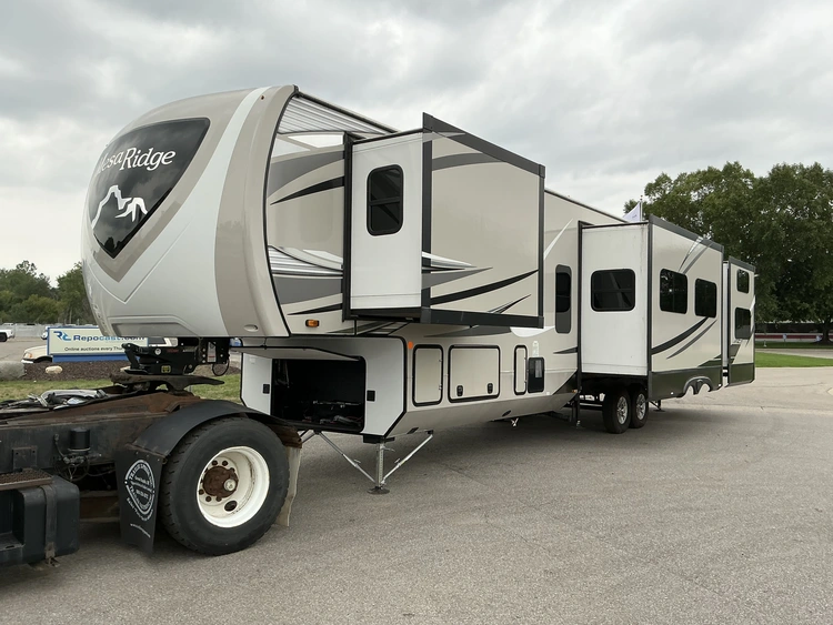 Used 2022 MESA RIDGE 395BHS Campers, Caravans, Motorhomes Michigan US | Miedema Asset Management Group #1372972