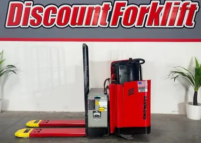 USED 2017 RAYMOND 8900