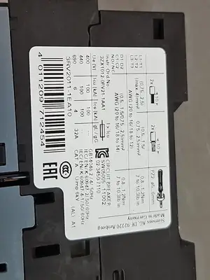 Siemens 3RV2011-1EA10 3-Pole Circuit Breaker Loc4C25
