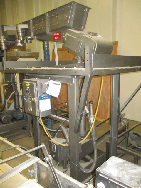 Used SYNTRON 12" x 3' Vibratory Screens New Jersey US | Perry Equipment #145290