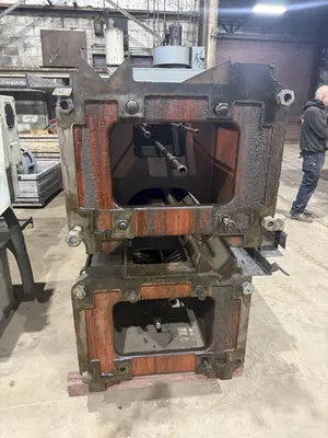 24" SWING x 372" LONG (31' CAPACITY) CINCINNATI CYLINDRICAL GRINDER / POLISHING MACHINE: YOBRO #24067