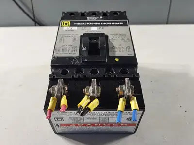 USED SQUARE D FHL36060