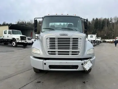 Used 2011 FREIGHTLINER BUSINESS CLASS M2112 Cab Chassis trucks Washington US | Puget Sound Truck Sales #1546539