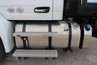 New | in-Stock 2027 PETERBILT 548 Vacuum Truck Texas US | Roll Off Truck World #1492009
