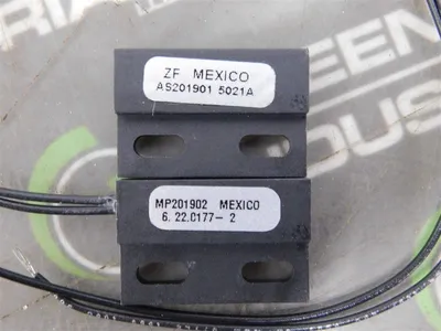 Lot of 25 ZF Electronics Magnetic Proximity Sensors (Reed) MP201902 GM11437 New