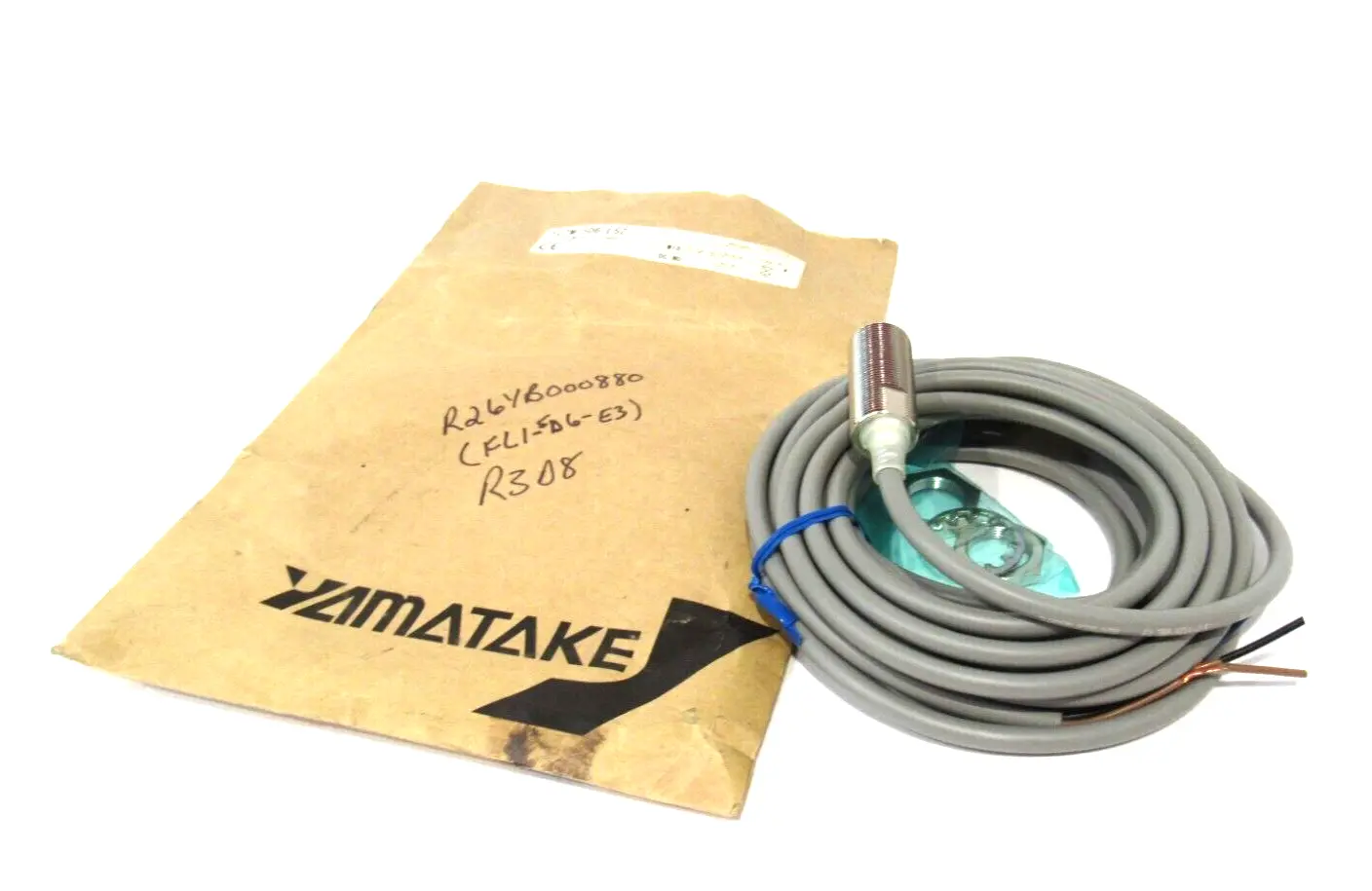 NEW YAMATAKE FL7M-5D6-L5Z PROXIMITY SENSOR FL7M5D6L5Z