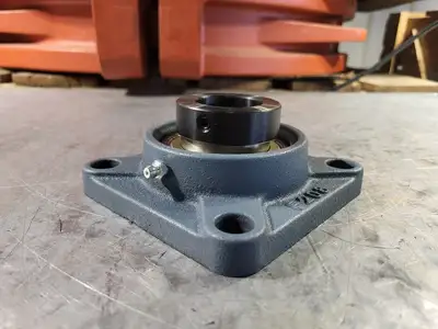 NEW NATIONAL BEARING UCF208-24