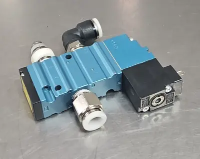 MAC 52A-31-B0A-DM-DFBJ-1KJ Pneumatic Solenoid Valve W/ DMB-DFBJ-1KJ Loc6C11